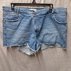 NWT Abercrombie and Fitch women's The Mom Short high rise curve love 35/20